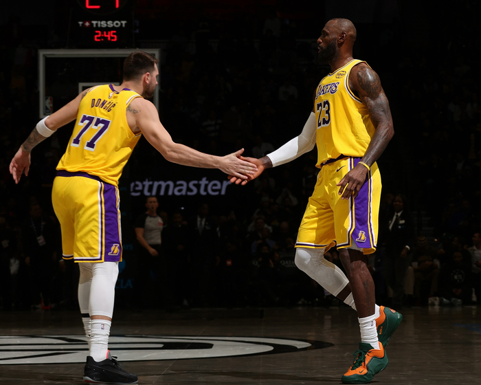 kaiyun.com-东契奇和里夫斯的出色表现，詹姆斯如何评价？湖人重返前三在变强|掘金|NBA常规赛|奥斯汀·里夫斯|卢卡-东契奇|洛杉矶湖人队_新浪体育_新浪新闻